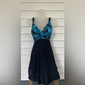 Women’s Leaf Print Blue and Black Bathing Suit Top NWT SIZE 16 W